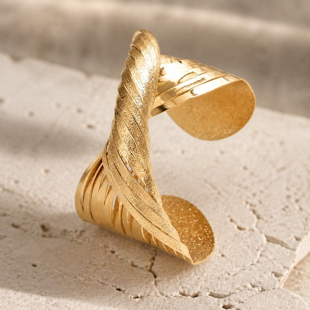 Elysian Twist Gold Bracelet
