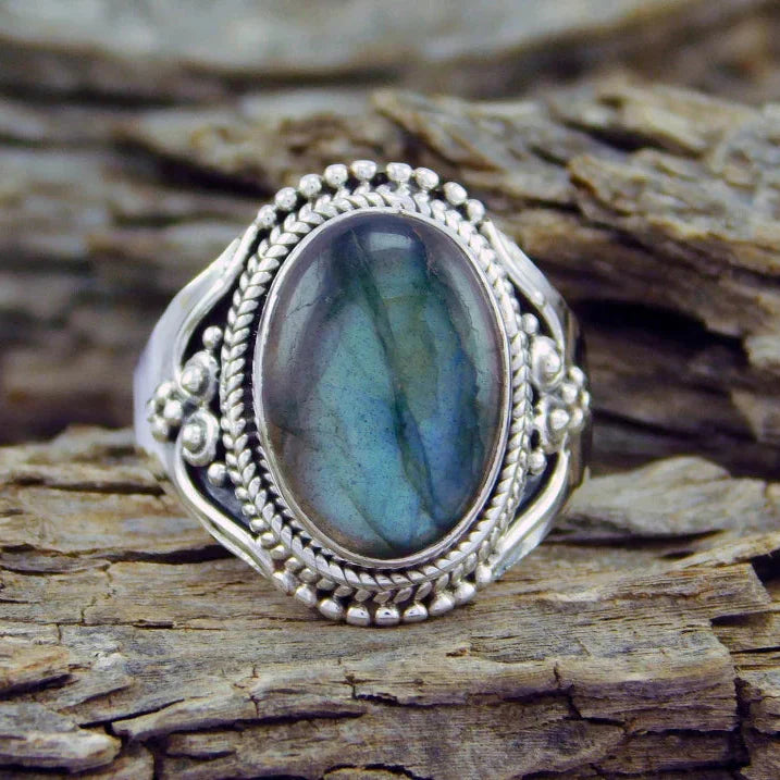 Emily Oval Labradorite Silver Ring