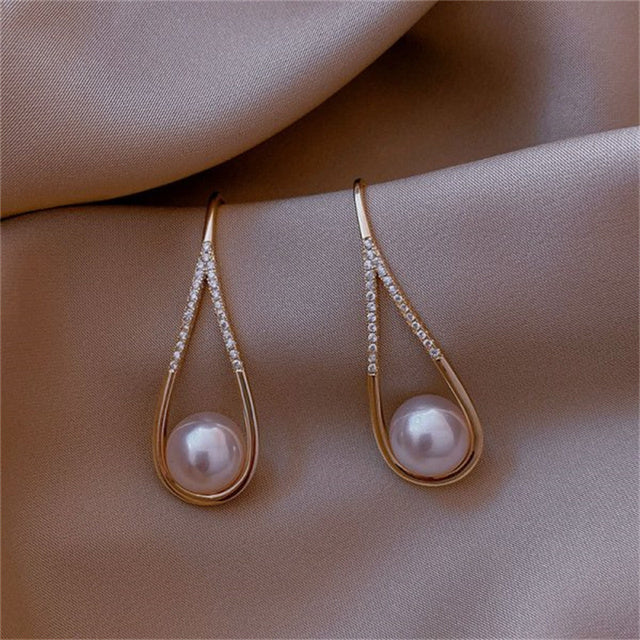 Classic Pearl Drop Earrings