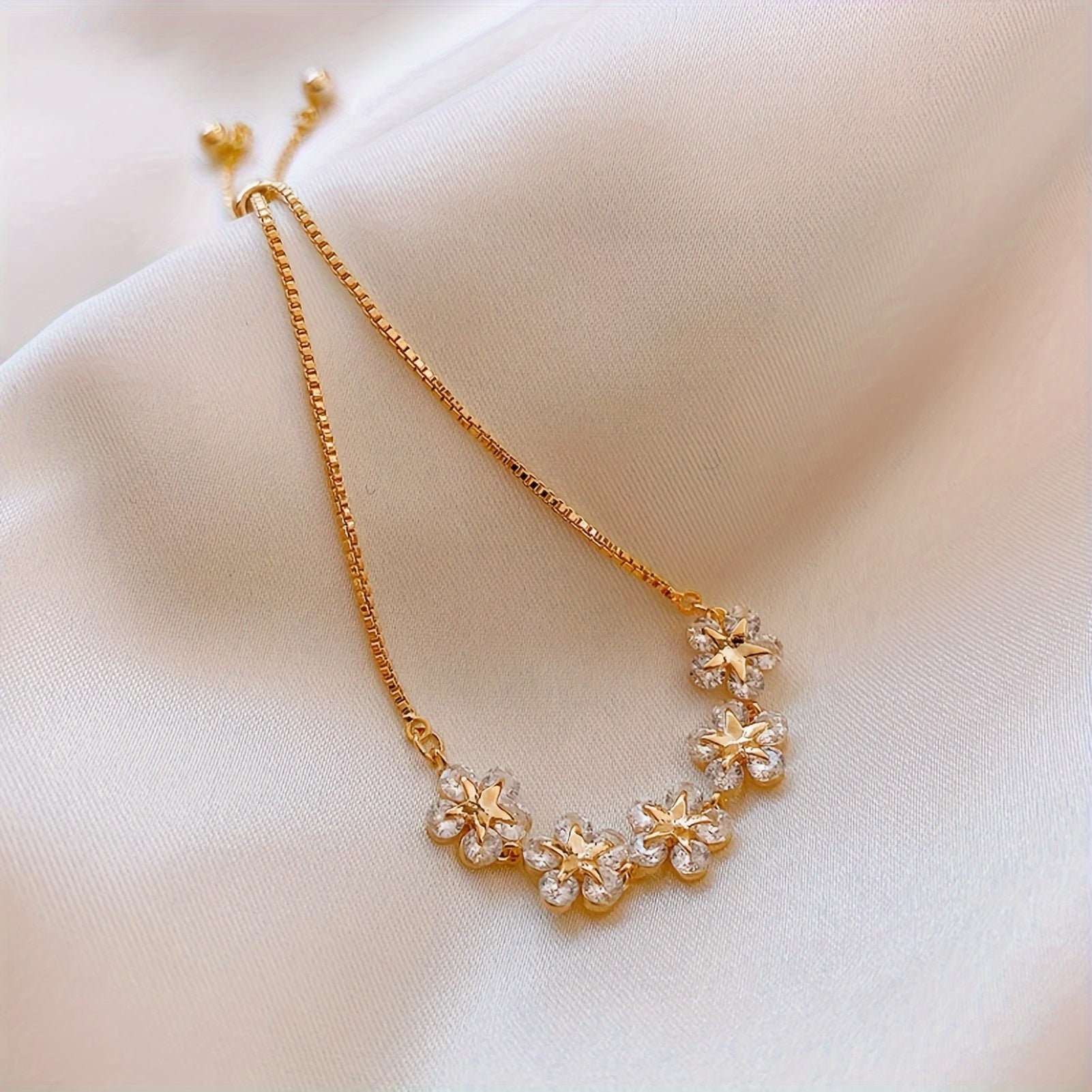 White Gold Zirconia Flower Bracelet
