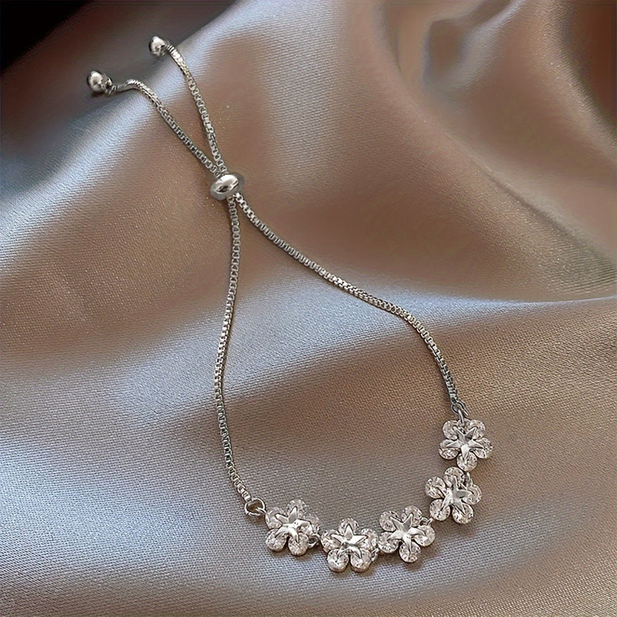 White Gold Zirconia Flower Bracelet