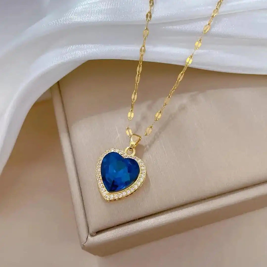 Jaselle Vireyne Gold Necklace