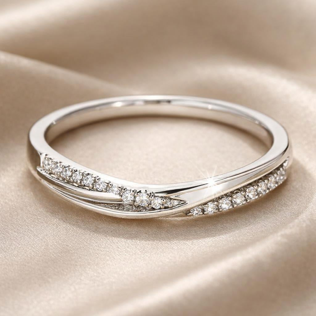 White Gold Zirconia Commuter Ring