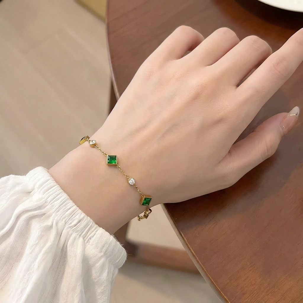 Amelisse Glenwyn Gold Bracelet