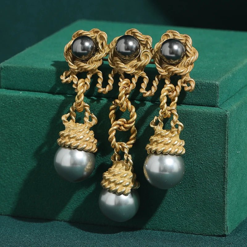 Gilded Knot Pearl Brooch