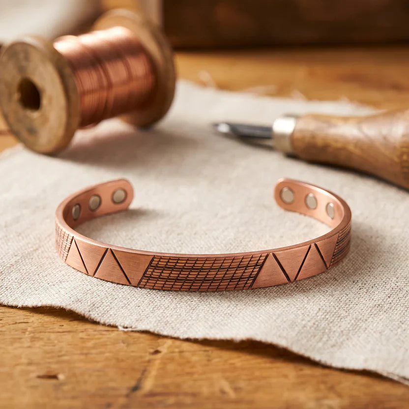 Crest Radiance Copper Bracelet