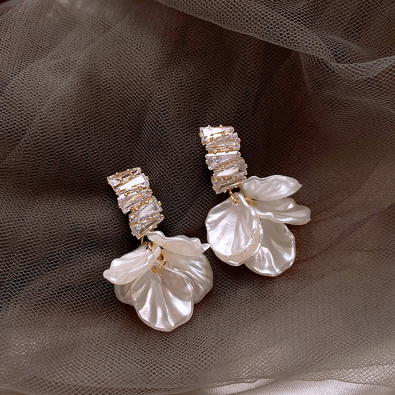 Elegant Gold Petal Earrings