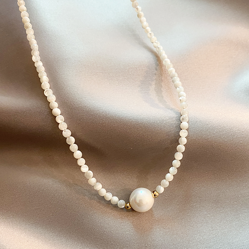 Elegant Pearl Artisanal Necklace