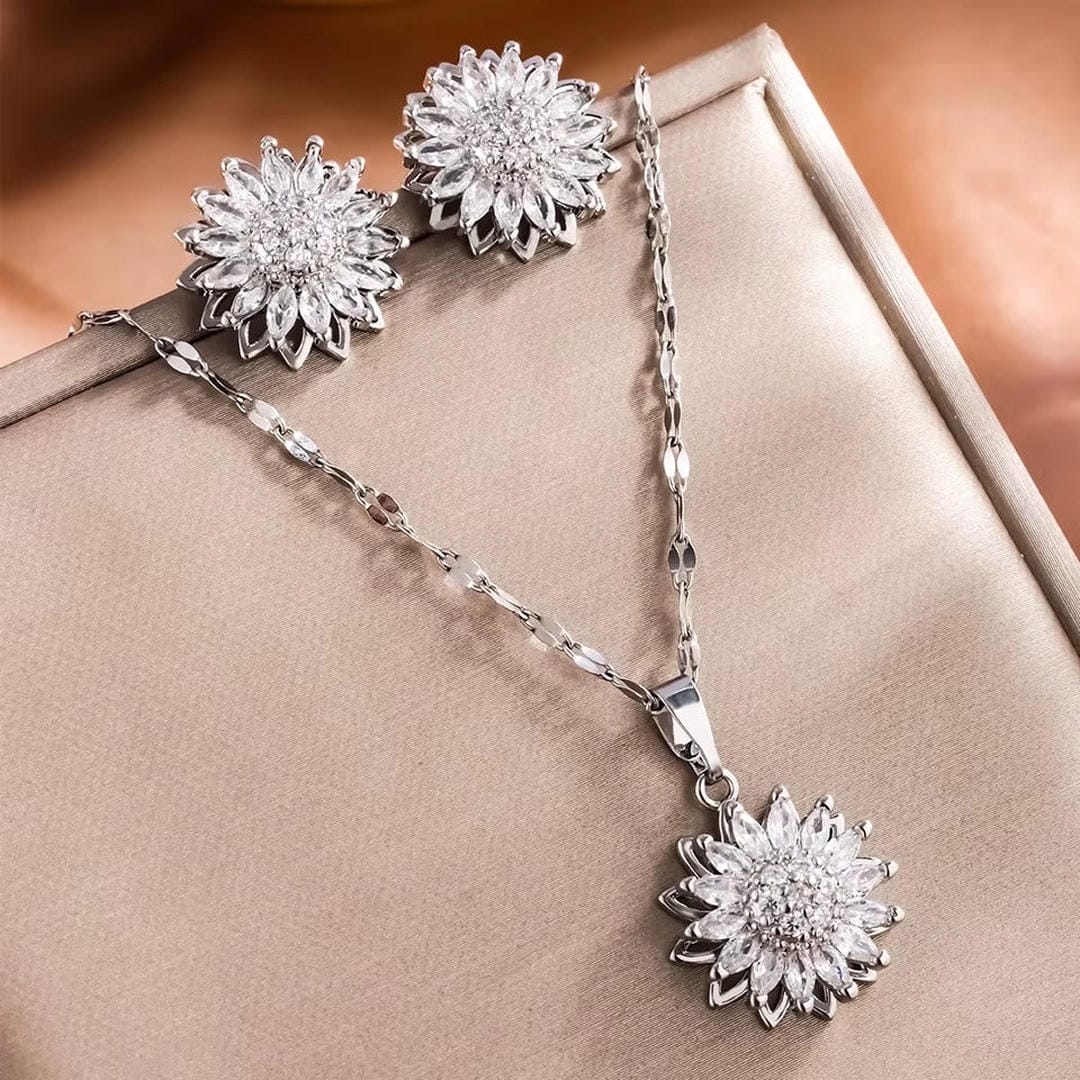 Trendy Silver Sunflower Zircon Necklace & Earrings set