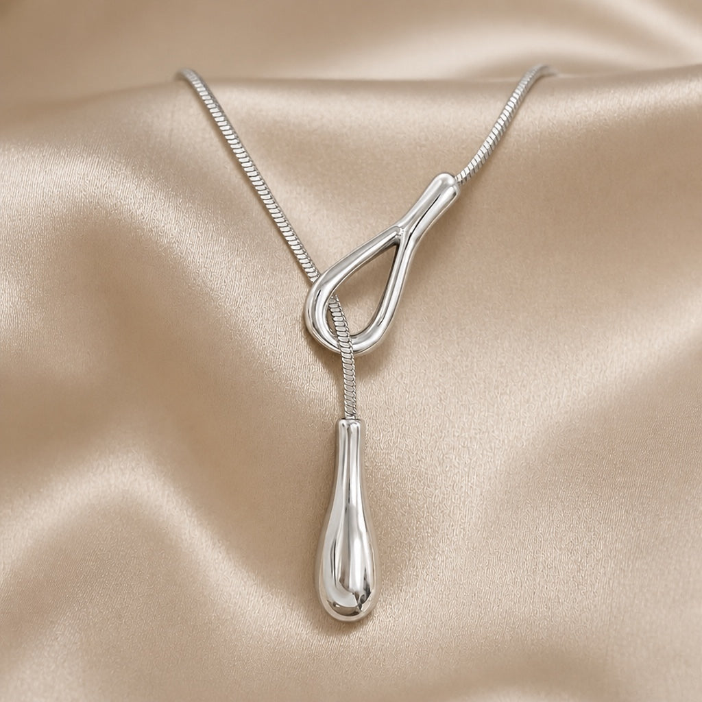 White Gold Vintage Teardrop Pendant Necklace