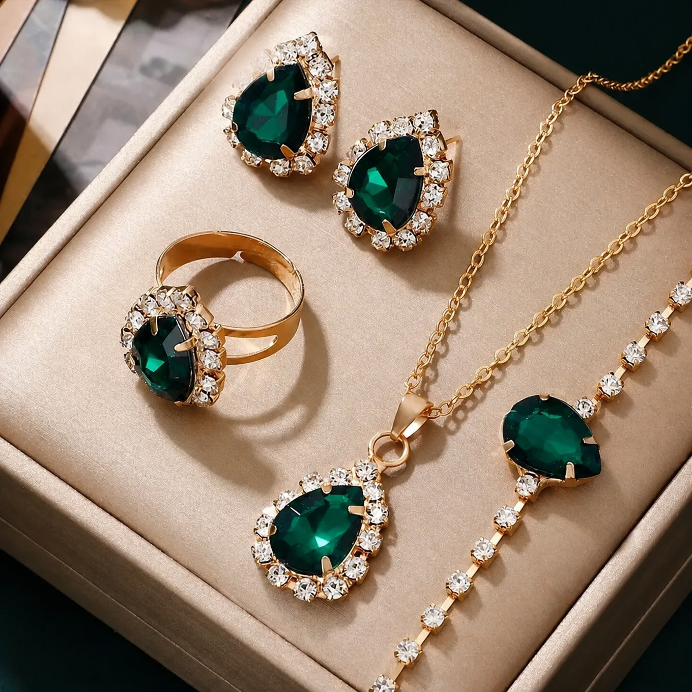 Elisandre Vermont Gold Jewelry Set