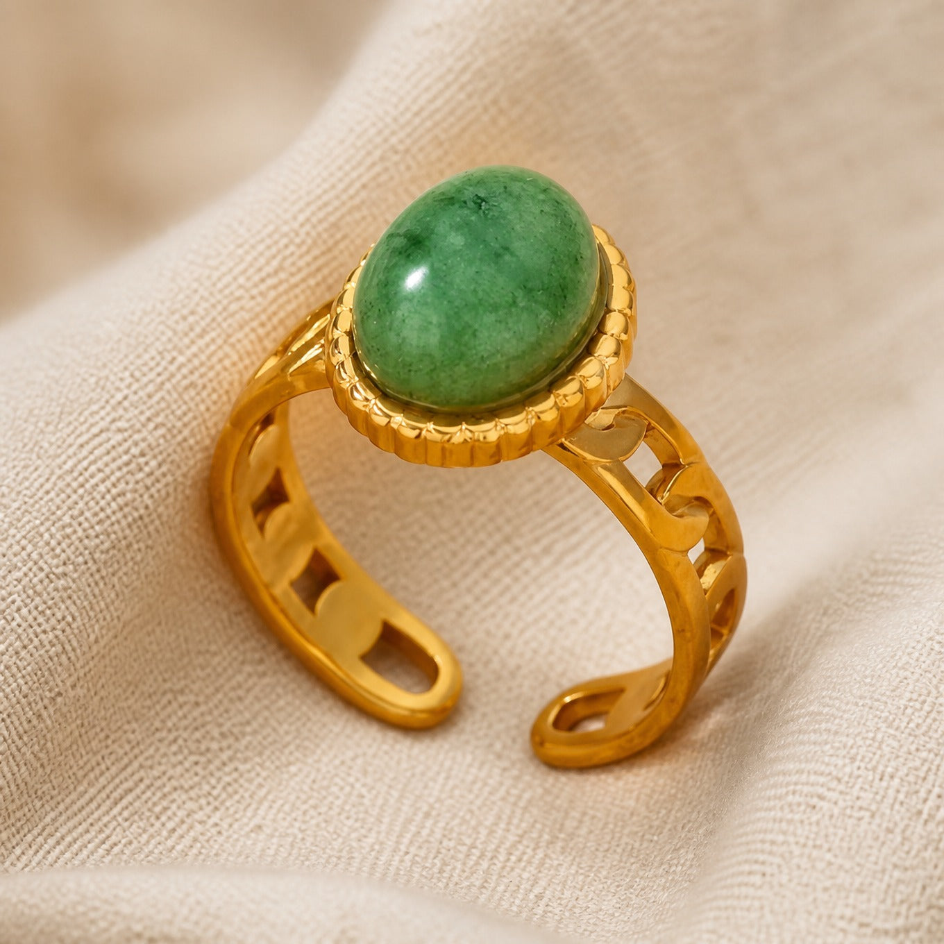 Emerald Reverence Gold Ring