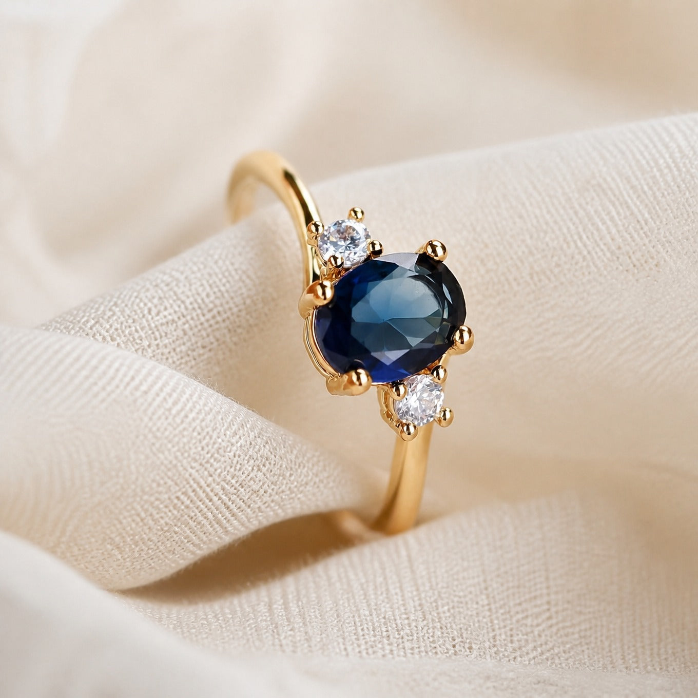 Sapphire Signature Golden Ring