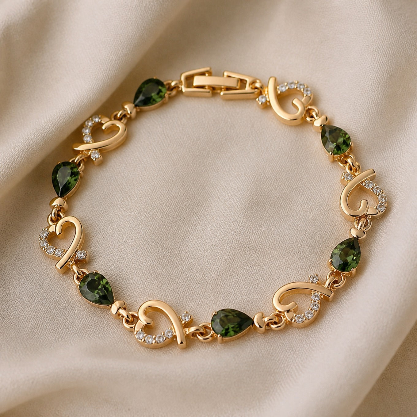 Emerald Heart Enchantment Bracelet