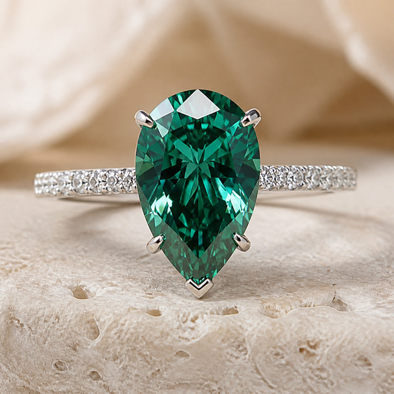 Timeless Emerald Majesty Ring